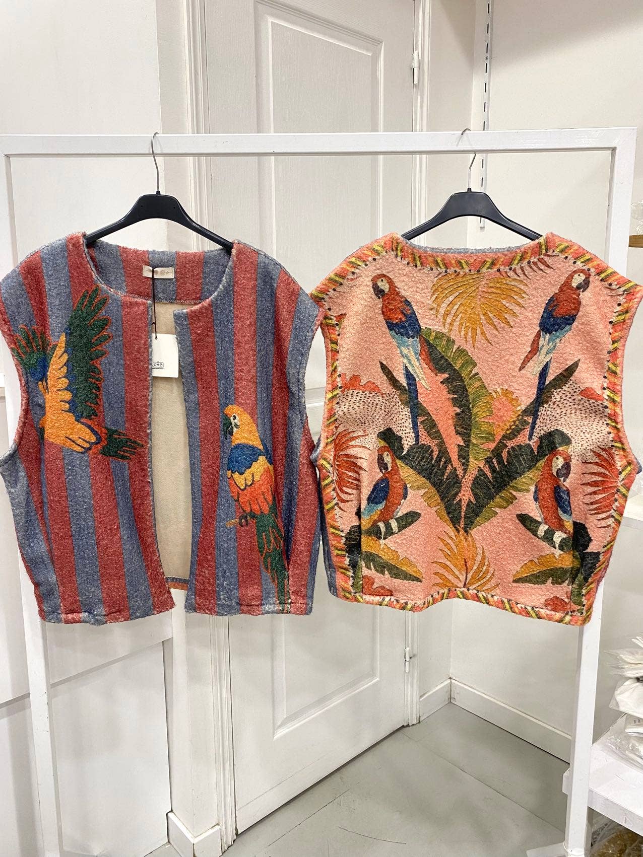Ärmlös mönstrad topp