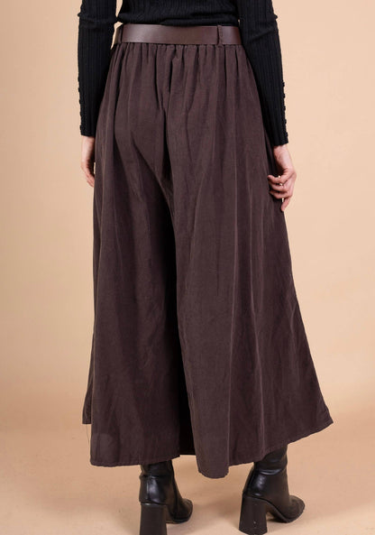 Vida byxor i bomull med snyggt bälte | CHOKLADBRUN