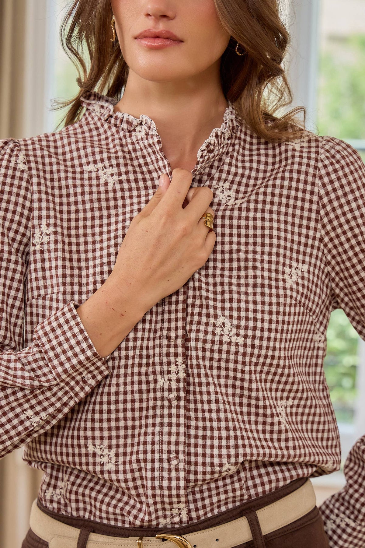 Vichy-rutig blus med blomsterbroderier | Brun