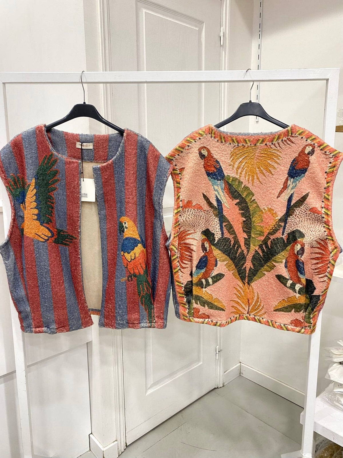 Ärmlös mönstrad topp
